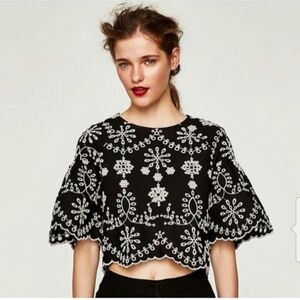 Zara Black And White Floral Embroidered Cut Out Cropped Top Women's Size Small
